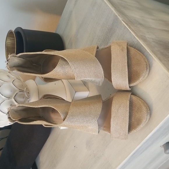 Zara Gold Strappy Heels SZ 37/6.5 - Picture 4 of 10